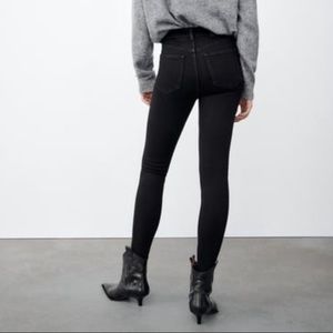 👖🎉HP🎉👖𝗡𝗪𝗧 𝗭𝗮𝗿𝗮 • Essential Skinny Jeans
